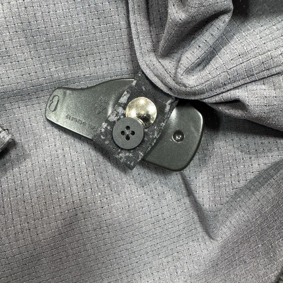 NWT Lululemon Airing Easy Short Sleeve Shirt Mens XL Mesh Erosion Asphalt Grey - Picture 12 of 12